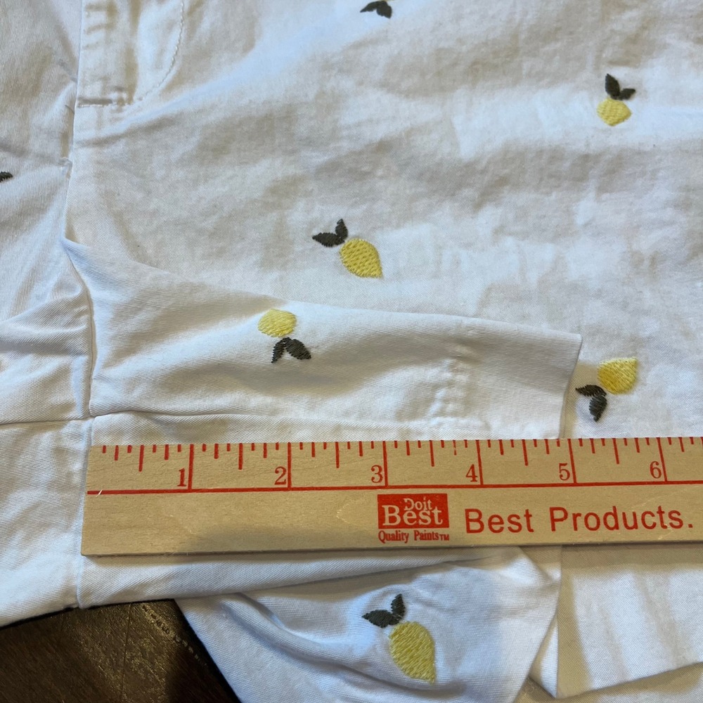 St Johns Bay White Lemon Embroidered Chino Shorts Womens 16 Fruit Print Summer - Picture 4 of 7